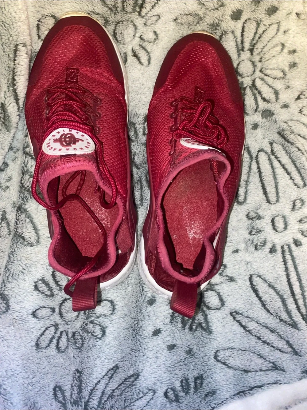 Nike Air Huarache Women's Athletic Shoes in Burgundy Red